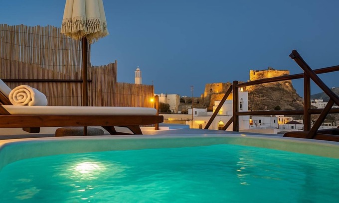 Akrotiri Wohnung | Santorini Rooftop Hot Tub Suite w/ Panoramic Views