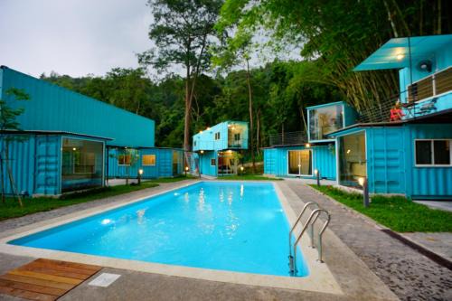 Hulu Selangor Kabine | Sarang by the brook