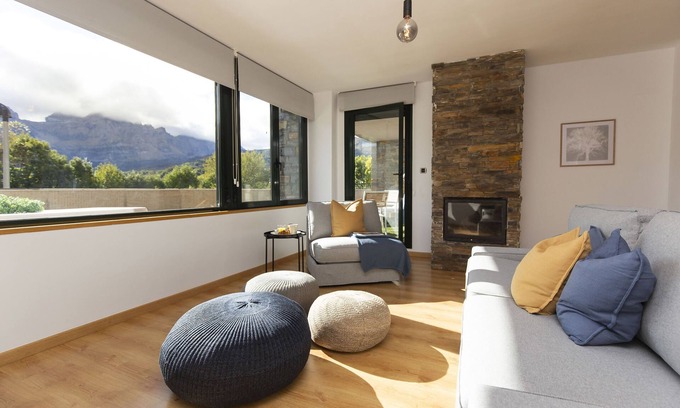 Panticosa Wohnung | Saras Window by BeValle