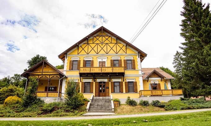 Almamellek Bed & Breakfast | Sasréti Vadászkastély Almamellék