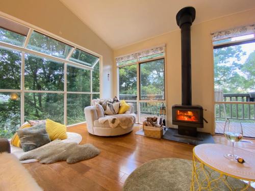 Sassafras Haus | Sassafras Treehouse Private home in the Dandenong Ranges, Victoria