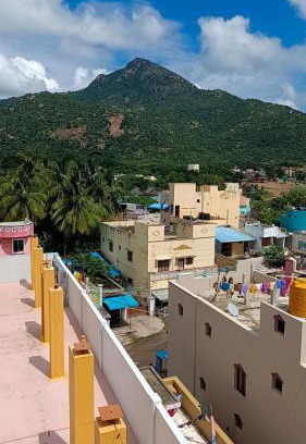 Tiruvannamalai Haus | Sathya Guest House - 24 Hours Checkin & Checkout
