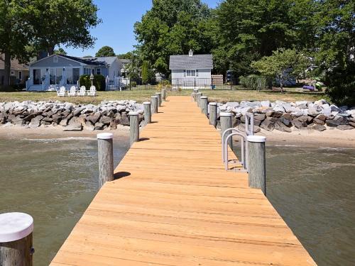 Stevensville Haus | Saved by the Bay