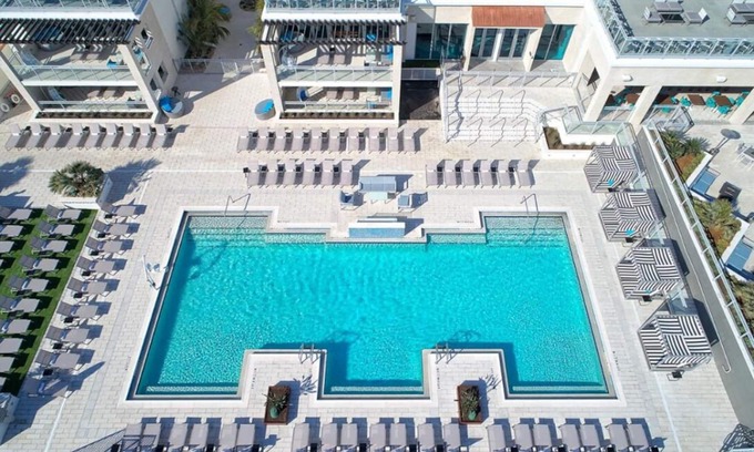 East Daytona Hotel | Savor An Exhilarating Experience! 2 Family-friendly Units, City View, Pool