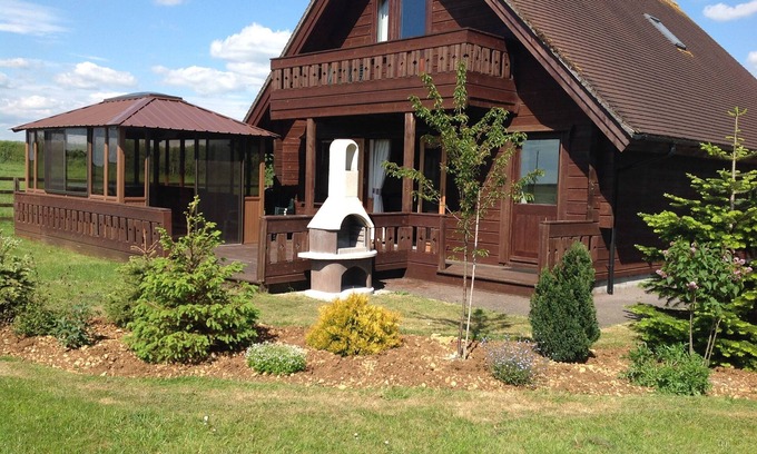 West Stour Skihütte | Skandinavisches Chalet mit Whirlpool in ländlichem Nord-Dorset. Spektakuläre Aussichten.