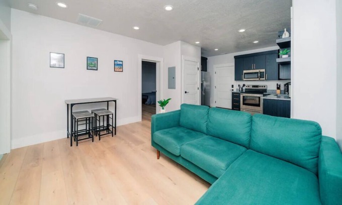 Millville Wohnung | Scandinavian Seclusion - Brand New 2 Bed w/Hot Tub