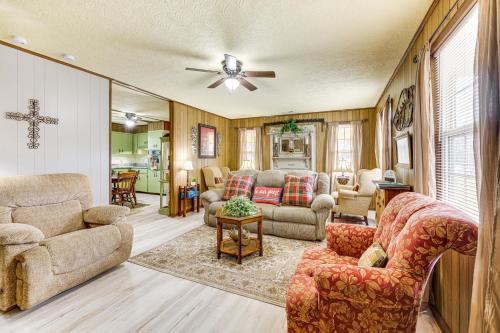 Lineville Haus | Scenic East Alabama Retreat on 2 Acres