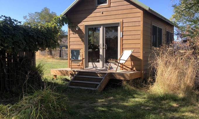 Maupin Kabine | Scenic Maupin Tiny House - 12 miles from Deschutes River