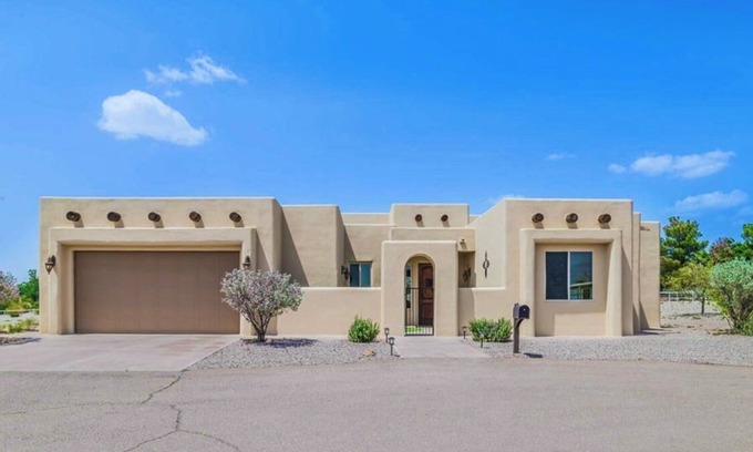 Alamogordo Haus | Scenic Vista with Game Room and Putting Green