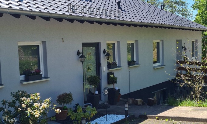 Gottschied Wohnung | Schöne Ferienwohnung in Göttschied. 5 Minuten Gehweg vom Klinikum Idar-oberstein