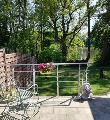 Rosenow Haus | Schwandt-ein Bungalow mit Wasserblick, Ruderboot auf Anfrage