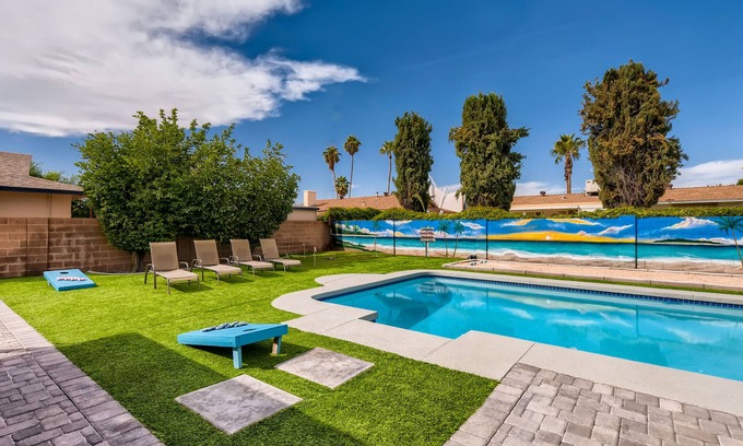 Continental Villas Haus | Scottsdale Tropic- Large Pool, Fire Pit, Hot tub, Bocce, child & pet friendly