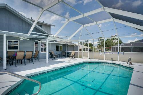 Port Charlotte - Charlotte Harbor Haus | Screened-In Lanai and Yard Port Charlotte Retreat