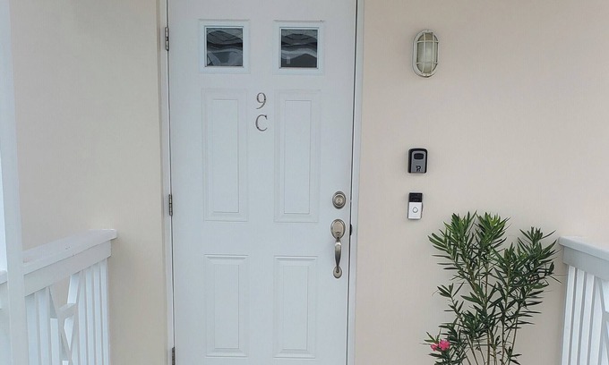 Palm Cay Wohnung | Sea Biscuit- Beachfront Community with Pool and Restaurant