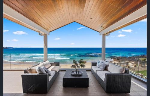Shellharbour Haus | Sea View - Absolute Beachfront Shellharbour
