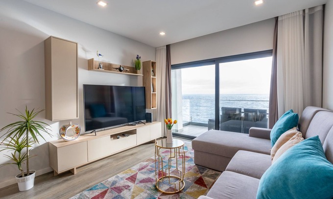 Gaula Wohnung | Sea View Balcony by Madeira Sun Travel