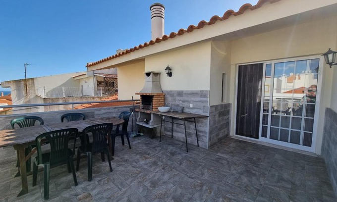 Correeira Wohnung | Sea view Penthouse 10 min walking Albufeira old town and Beach Pescadores