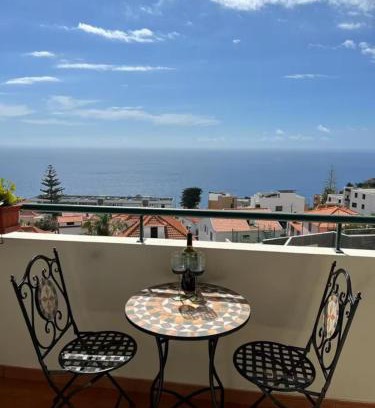 Canico Wohnung | Sea view T2 Relax Apartment with parking by MadeiraBest4you