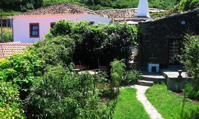Lajes das Flores Hütte | Sea views over Europe's westmost village - Faja Grande, Flores Island