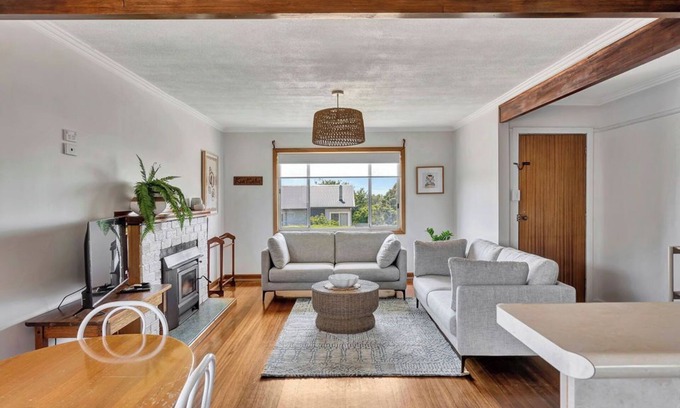 Penguin Haus | Seabreeze Escape: Your Next Coastal Getaway