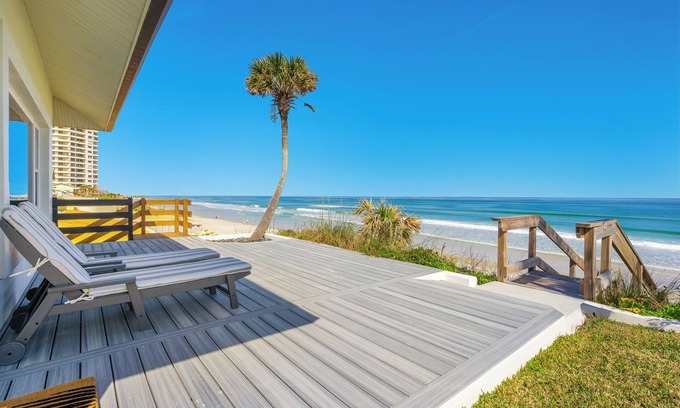 Wilbur-By-The-Sea Haus | "Seaclusion"-Direct, Oceanfront-No-Drive Beach