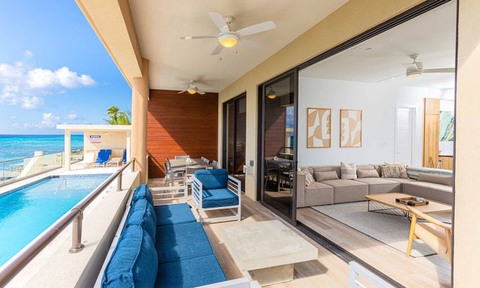 Northwest Point Eigentumswohnung | SeaDreams #1: Newly Built Oceanfront Condos w/Rooftop Lounge + Pool & Heated Spa