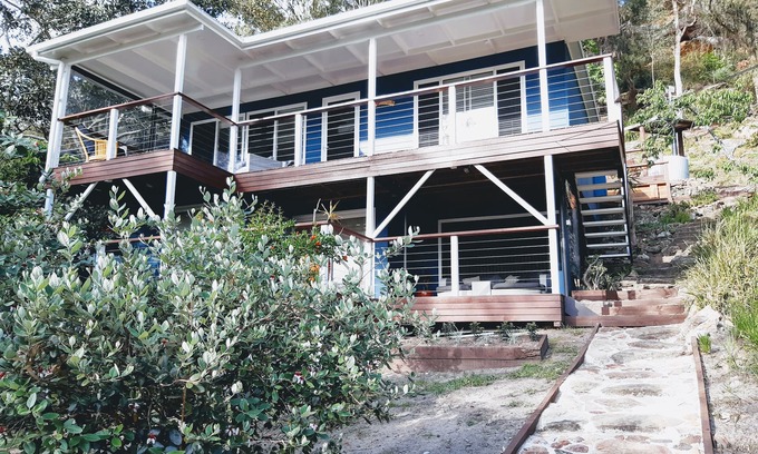 Bar Point Haus | Seafarers Landing -Stunning views & relaxing vibe of the river. Boat access only