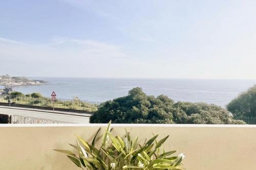 Cannizzaro Wohnung | Seafront balcony Aci Castello, Private parking