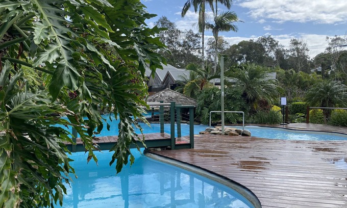 Coffs Harbour Kabine | Seaheaven @ Aanuka Resort Spa Bure with Pool - Tennis - Walk to Beach