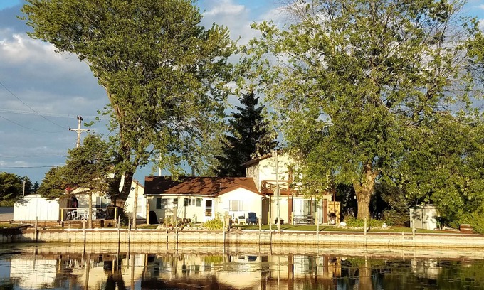 Oscoda Haus | Seas The Day (Suite C ) (Family Destination Resort on the Au Sable River)