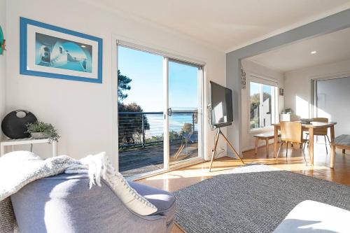 Dodges Ferry Haus | Seascape Cottage - Headland Stay near Whale Watching