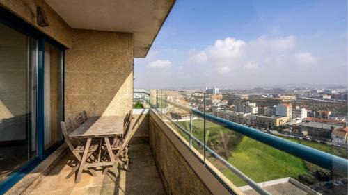 Povoa De Varzim Wohnung | Seaside 3BR Flat in Póvoa by LovelyStay