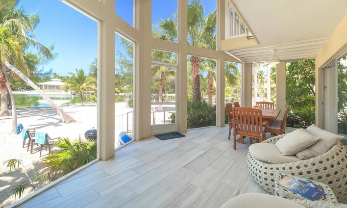 Rum Point Haus | Seaside Dreams: Zeitgemäße Oase in Bio-Bay mit zwei kostenlosen Kajaks