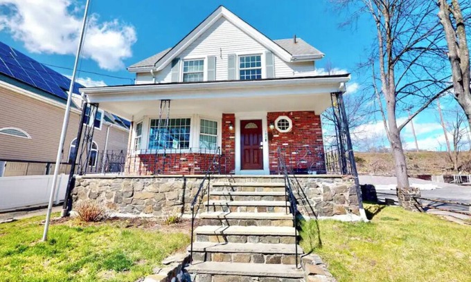 Swampscott Haus | Seaside Getaway Home, Near Salem, Comes with Free Parking & Wi-Fi!