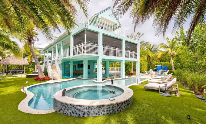 Winston Waterways Haus | Seaside Serenity: Your Ultimate Getaway Awaits in Key Largo
