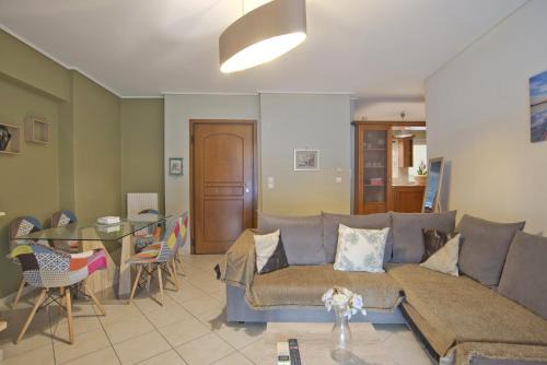 Peiraiki Wohnung | Seaside Spacious 2 BR, 2BA, Sea view Apt