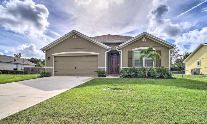 Sebastian Highlands Haus | Sebastian Retreat with Patio Less Than 9 Mi to Beach!