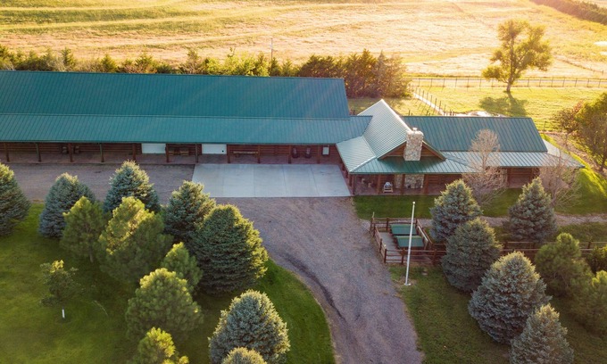 Cheyenne County Kabine | Secluded and spacious retreat in western Nebraska. Pet-friendly!