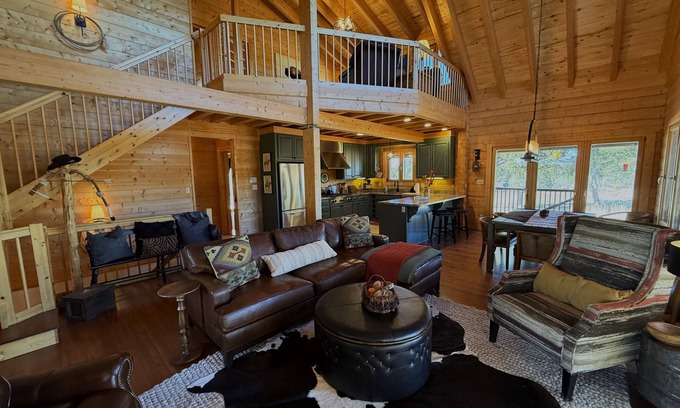 Durango Kabine | Secluded Cabin w/Views, Game Room, Full Kitchen, Wifi