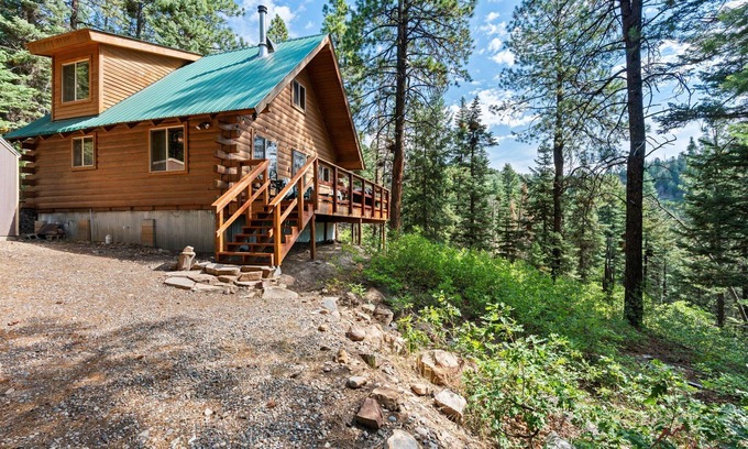 Los Ranchitos Estates Haus | Secluded Cozy Cabin, Pet Friendly, 20 Min to Durango, 10 to Vallecito!