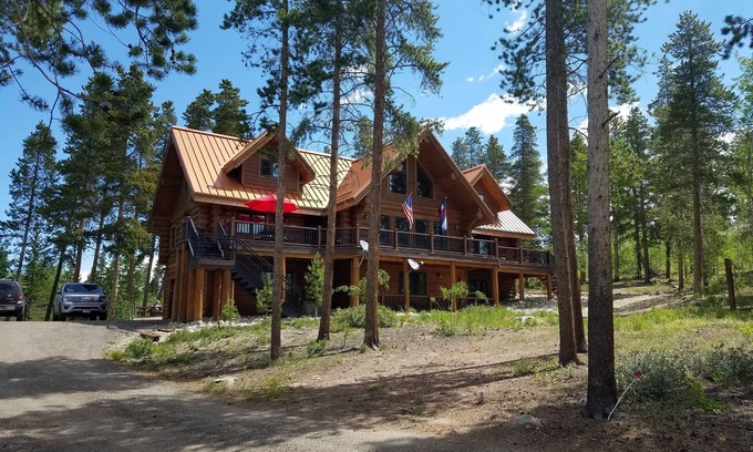 Winter Park Highlands Haus | Abgeschieden Custom Log Home mit Whirlpool - von Winter Park, Granby Ranch & Grand Lake