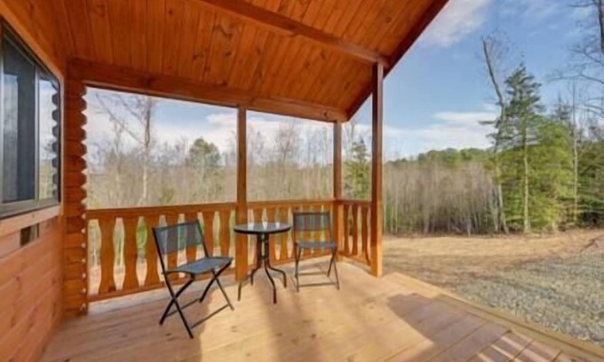 Traphill Haus | Secluded hillside cabin with mountain views!