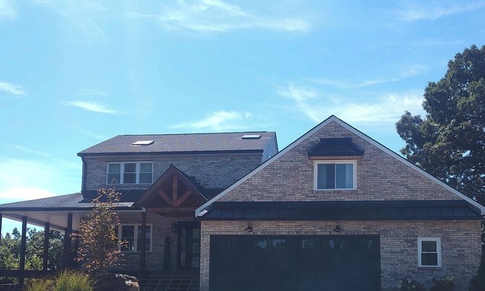 Chaplin Haus | Secluded Hilltop Luxury Retreat-Bourbon Trail-Taylorsville Lake-Pool & Hot Tub