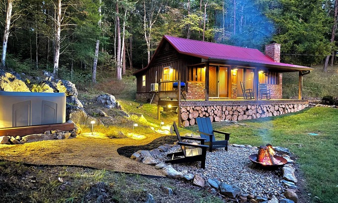 Cosby Kabine | Secluded Lake Front Lodge In Cosby - Your Ultimate Hideaway