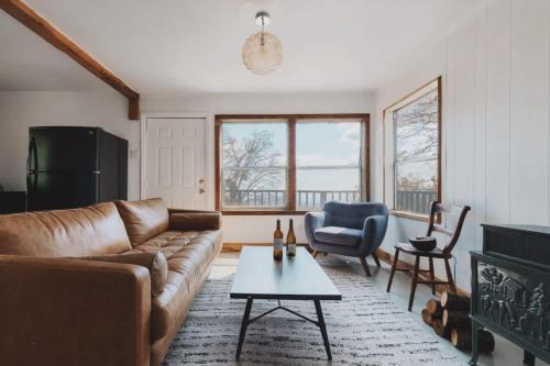 Dunlap Haus | Secluded rustic 2-bedroom cabin on nature retreat