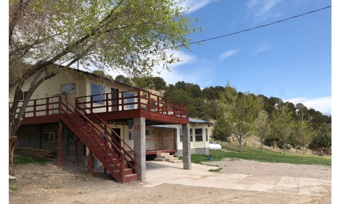 Nephi Haus | Secluded Setting Sun Ranch Home
