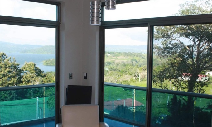 Tilaran Eigentumswohnung | Second Level Luxury Condo mit erstaunlicher See Arenal Ansichten