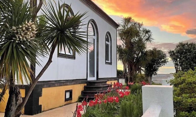 Santa Cruz das Flores Haus | Secular house (T2+1) with stunning views and whirlpool bath