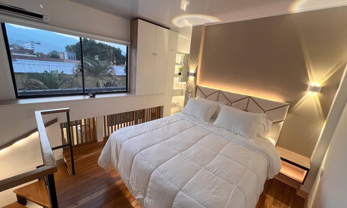 Medellin Wohnung | SELECT Medellin-301, 1-bedroom apartment with AC and WiFi in charming Medellín