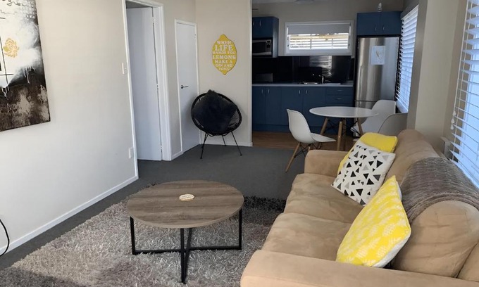 Auckland Wohnung | Self contained flat, 5 minutes drive to the beach.